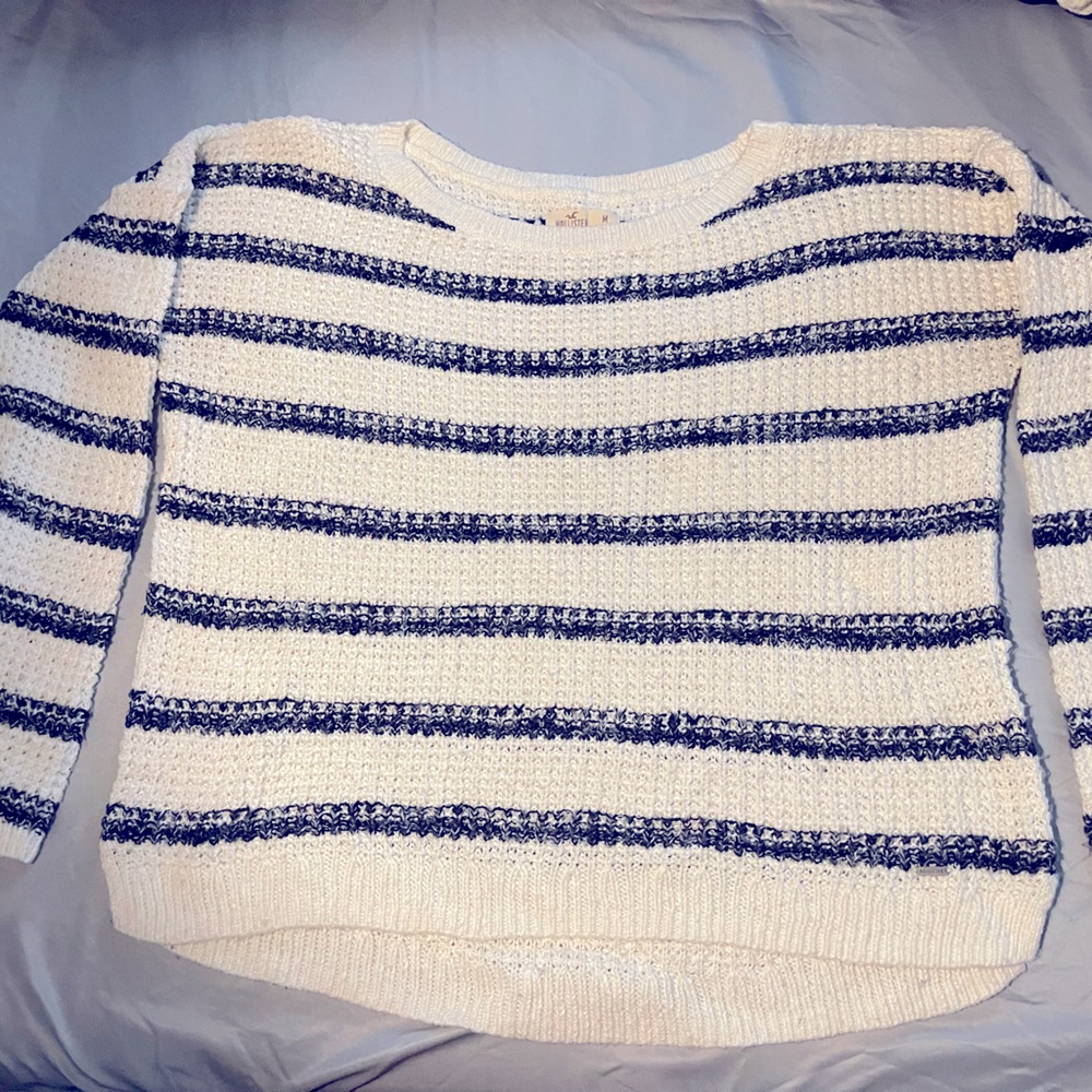 Hollister Sweater 💙 GUC
